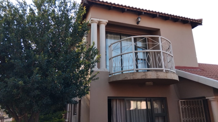 4 Bedroom Property for Sale in Geelhoutpark North West